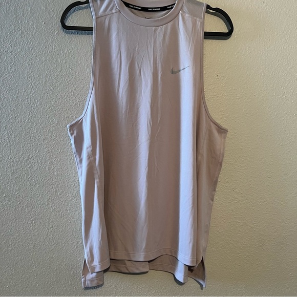 Nike Dri-Fit Running Woman’s Tank Top Size XL Pink Athletic Workout Shirt - Picture 1 of 4
